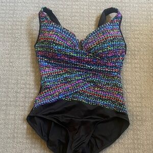 Miraclesuit Multicolor Ruched One-Piece Swimsuit with Black Bottom Size 14